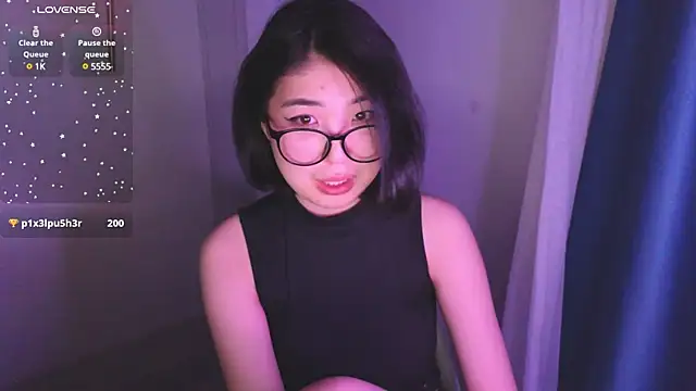 Snapshot of emili_blanc chatting on 01-17-25, 11:49 emili blanc online show from 01-17-25, 11:49