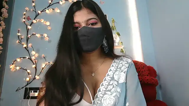 Snapshot of Reena_Singh53 chatting on 10-28-25, 01:36 Reena Singh53 online show from 10-28-25, 01:36