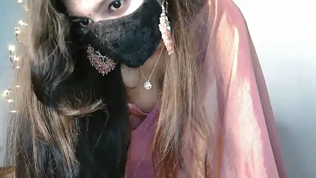 Snapshot of Reena_Singh53 chatting on 11-10-25, 12:04 Reena Singh53 online show from 11-10-25, 12:04