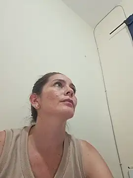 Snapshot of Hanny_24 chatting on 02-05-26, 08:13 Hanny 24 online show from 02-05-26, 08:13