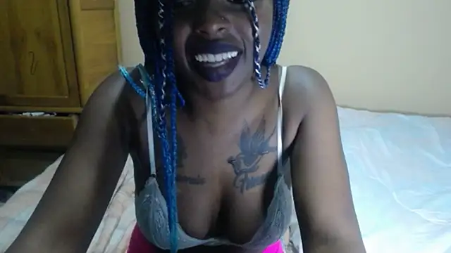 Snapshot of _Zooee chatting on 02-09-25, 11:04 Zooee online show from 02-09-25, 11:04