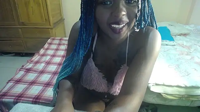 Snapshot of _Zooee chatting on 02-18-25, 04:48 Zooee online show from 02-18-25, 04:48