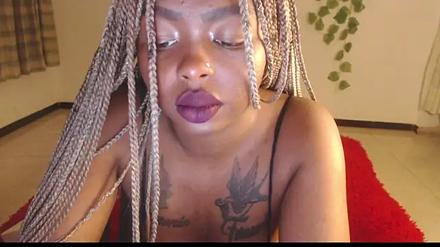 Snapshot of _Zooee chatting on 09-14-25, 02:33 Zooee online show from 09-14-25, 02:33