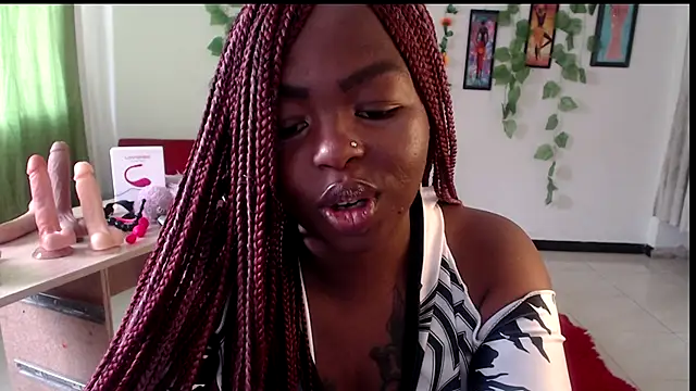 Snapshot of _Zooee chatting on 11-19-25, 05:13 Zooee online show from 11-19-25, 05:13