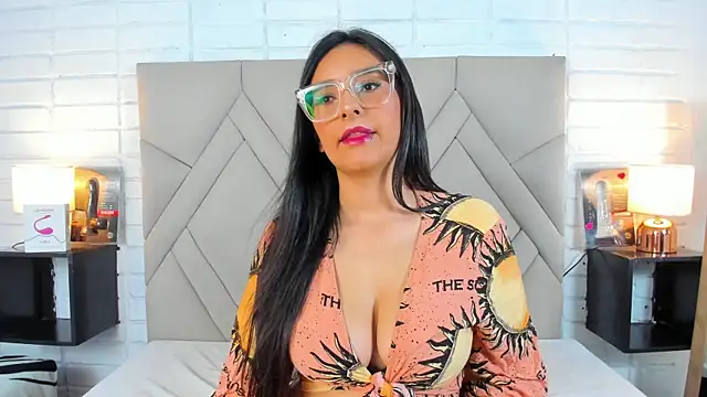 Isis Osman online show from 01-13-25, 01:06