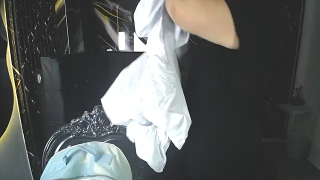 Bruja  Scarlata online show from 10-20-25, 11:10