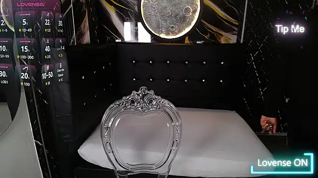 Bruja  Scarlata online show from 10-22-25, 10:15