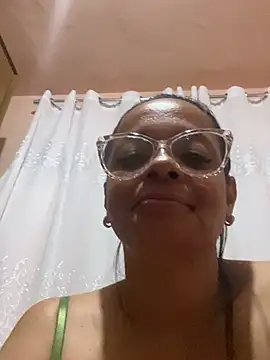 Snapshot of lomagata chatting on 06-09-26, 03:18 lomagata online show from 06-09-26, 03:18