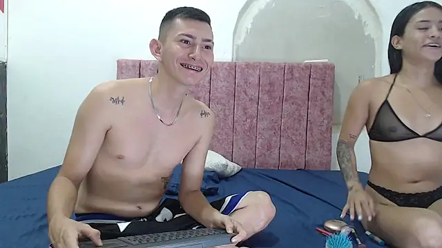 Snapshot of sex_duofanastic chatting on 03-16-25, 01:38 sex duofanastic online show from 03-16-25, 01:38