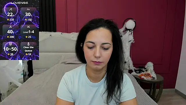 Linda Insatiable online show from 10-23-25, 01:27