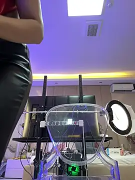 Snapshot of Denise_Taylor chatting on 01-05-25, 06:02 Denise Taylor online show from 01-05-25, 06:02