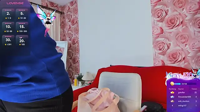 Snapshot of Laura_Leee chatting on 01-15-25, 12:47 Laura Leee online show from 01-15-25, 12:47