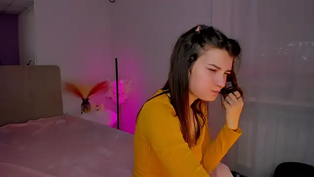 Snapshot of Laura_Leee chatting on 01-28-25, 10:23 Laura Leee online show from 01-28-25, 10:23