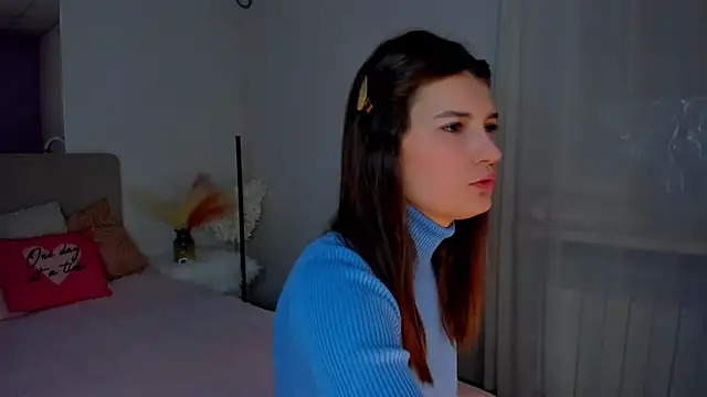 Snapshot of Laura_Leee chatting on 02-09-25, 06:22 Laura Leee online show from 02-09-25, 06:22