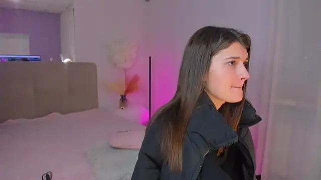 Snapshot of Laura_Leee chatting on 03-19-25, 09:49 Laura Leee online show from 03-19-25, 09:49