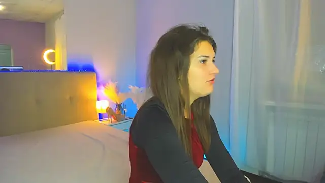 Snapshot of Laura_Leee chatting on 11-22-25, 06:23 Laura Leee online show from 11-22-25, 06:23