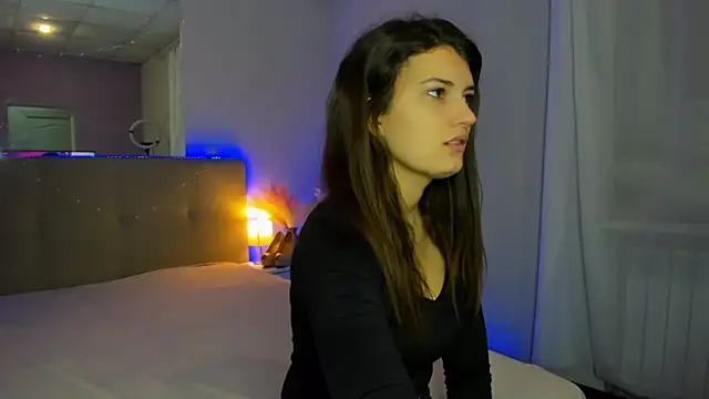 Snapshot of Laura_Leee chatting on 11-26-25, 06:36 Laura Leee online show from 11-26-25, 06:36