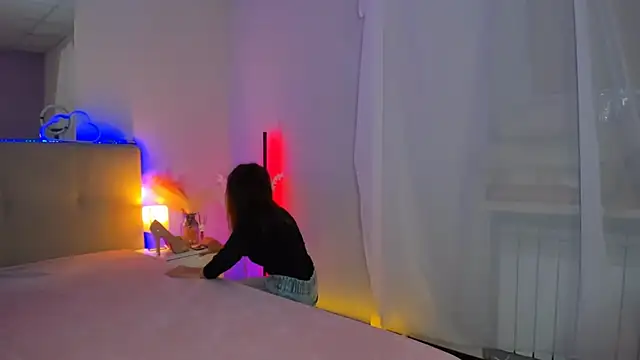 Snapshot of Laura_Leee chatting on 12-02-25, 05:57 Laura Leee online show from 12-02-25, 05:57