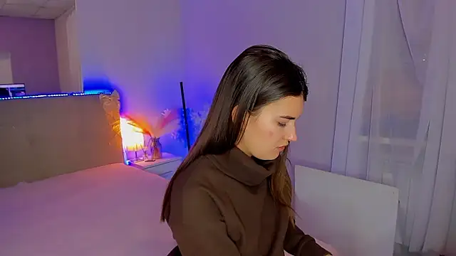 Laura Leee online show from 02-04-26, 06:30