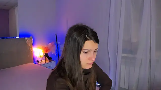 Laura Leee online show from 02-10-26, 06:17