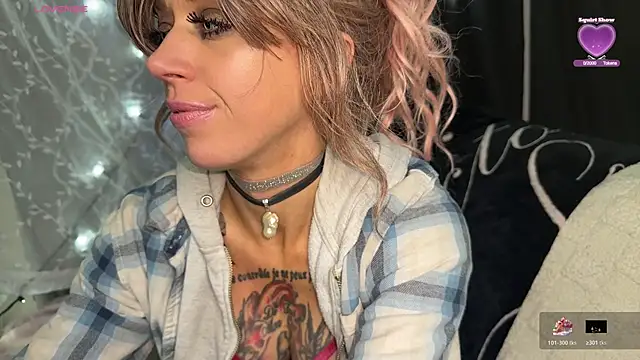 Snapshot of VeronicaRonnieTaylor chatting on 10-29-25, 04:26 VeronicaRonnieTaylor online show from 10-29-25, 04:26