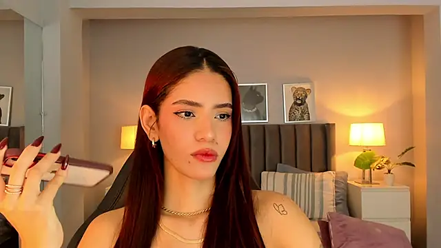 Madie  collins online show from 01-11-25, 12:07