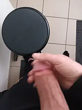 casper0303 online show from 02-14-25, 09:34