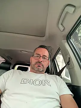 Snapshot of party2025 chatting on 03-06-25, 05:22 party2025 online show from 03-06-25, 05:22