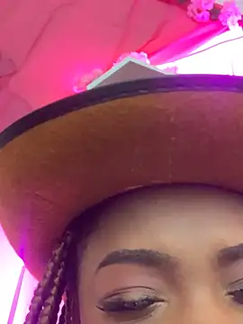 Snapshot of clhoe_miller1 chatting on 12-13-24, 01:55 clhoe miller1 online show from 12-13-24, 01:55