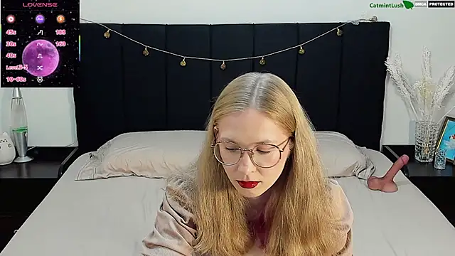 Snapshot of CatmintLush chatting on 06-28-26, 11:44 CatmintLush online show from 06-28-26, 11:44