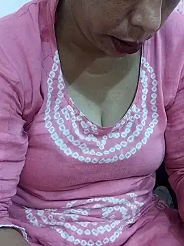 Snapshot of Urmila_bhabhii chatting on 05-10-26, 02:39 Urmila bhabhii online show from 05-10-26, 02:39