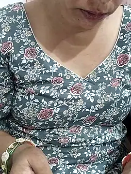 Snapshot of Urmila_bhabhii chatting on 06-05-26, 03:07 Urmila bhabhii online show from 06-05-26, 03:07