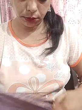 Snapshot of Urmila_bhabhii chatting on 06-12-26, 03:05 Urmila bhabhii online show from 06-12-26, 03:05