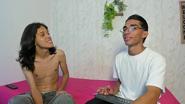 Snapshot of jony_honey chatting on 06-10-26, 11:53 jony honey online show from 06-10-26, 11:53
