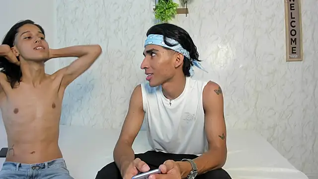 Snapshot of jony_honey chatting on 06-13-26, 11:30 jony honey online show from 06-13-26, 11:30