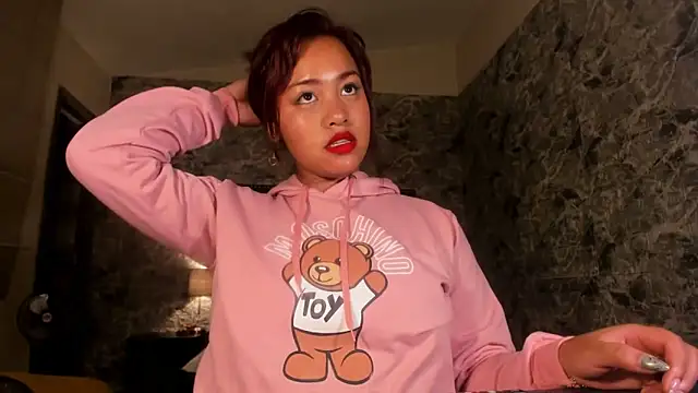 Estrella05  online show from 12-27-24, 05:31