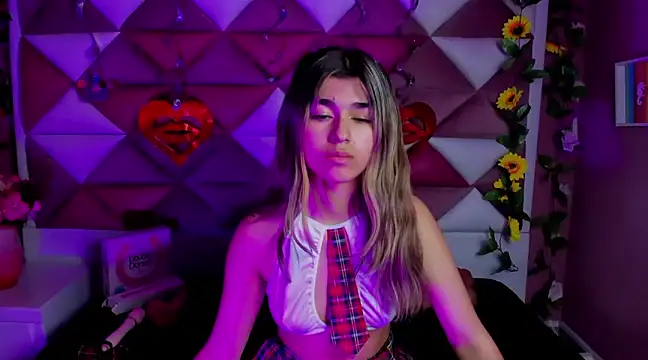 NahomiConnor  online show from 03-17-25, 07:58