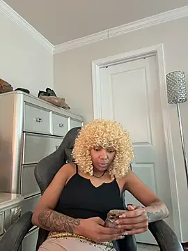 butterflybootyy online show from 12-19-25, 03:41