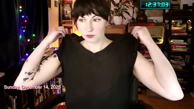 404girlnotfound online show from 12-14-25, 11:37