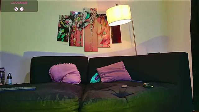 Snapshot of Lizzymontanaa chatting on 12-27-24, 04:26 Lizzymontanaa online show from 12-27-24, 04:26