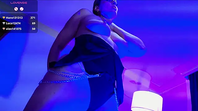 Snapshot of Lizzymontanaa chatting on 12-30-24, 01:58 Lizzymontanaa online show from 12-30-24, 01:58