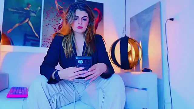 Snapshot of Lizzymontanaa chatting on 01-25-25, 12:27 Lizzymontanaa online show from 01-25-25, 12:27