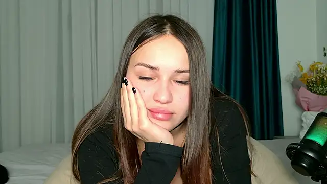 Snapshot of Brenda_M00n chatting on 03-15-25, 04:32 Brenda M00n online show from 03-15-25, 04:32