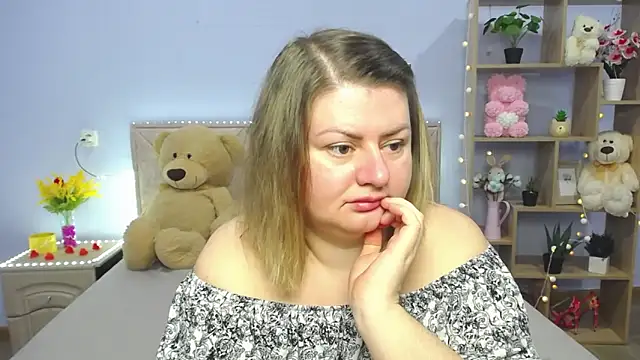 ZannaDreil online show from 03-11-25, 07:14