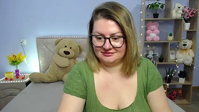 ZannaDreil online show from 03-13-25, 04:38