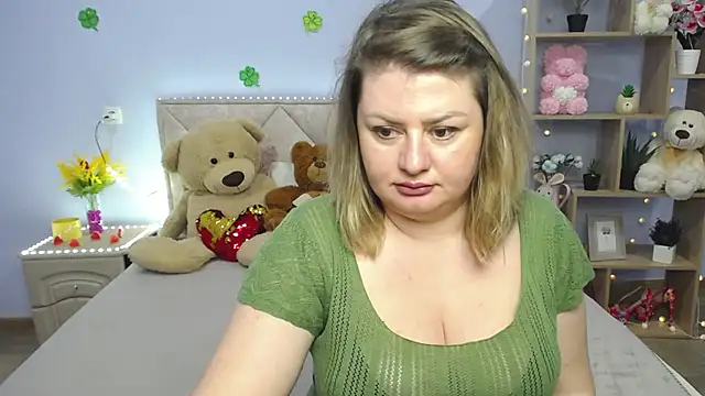 ZannaDreil online show from 03-14-25, 01:24