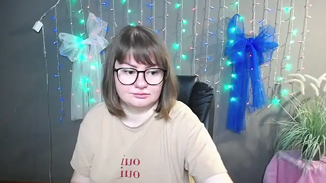 ZannaDreil online show from 11-24-25, 06:51