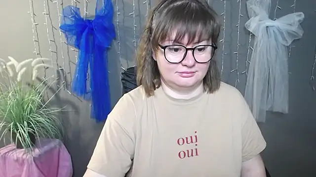 ZannaDreil online show from 11-29-25, 06:55