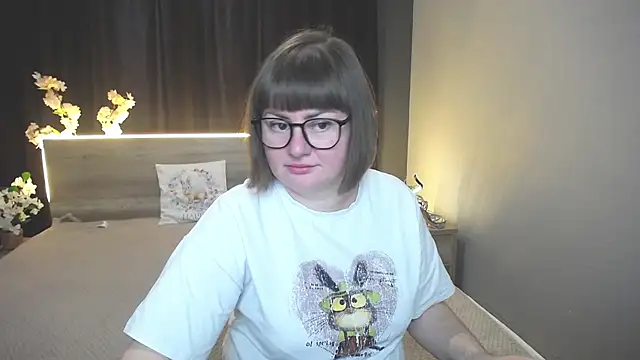 Snapshot of ZannaDreil chatting on 04-18-26, 11:36 ZannaDreil online show from 04-18-26, 11:36