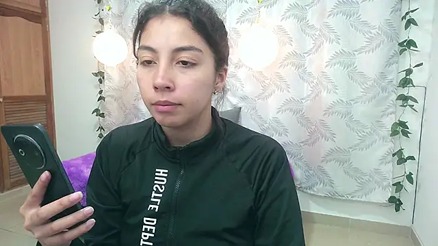 Mya paris online show from 02-04-25, 10:55